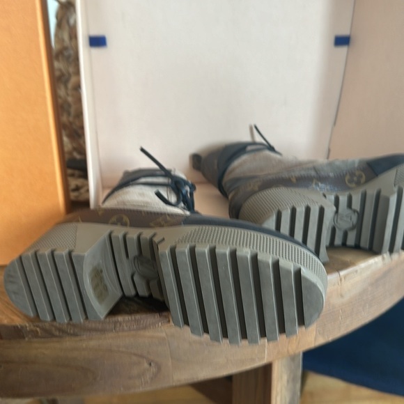 Laureate platform desert boot Louis Vuitton size 8 - Picture 3 of 6